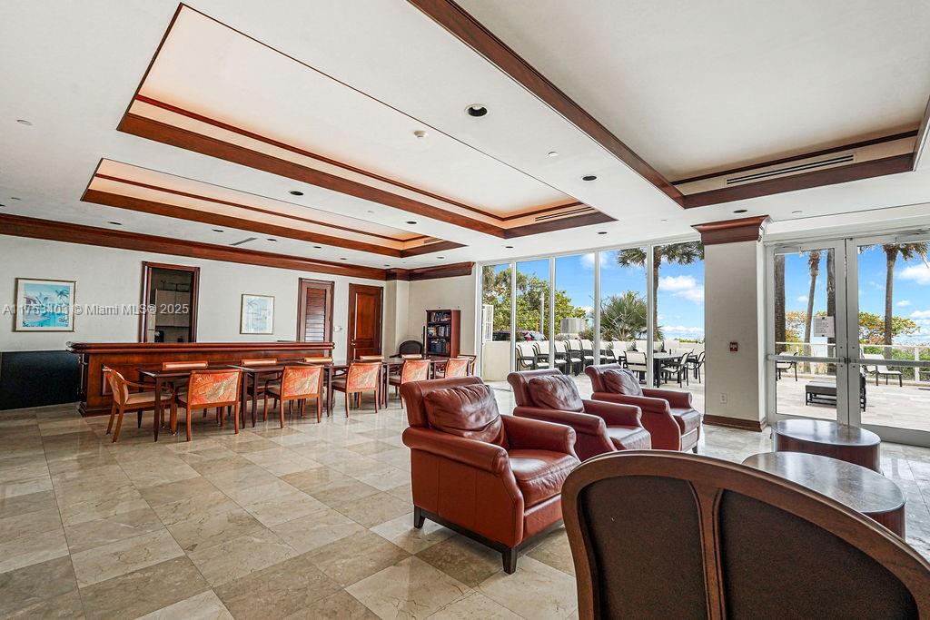 MIRAGE CONDO - Residential