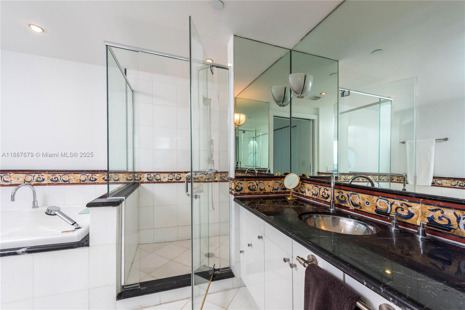 THE BENTLEY BAY CONDO - Residential