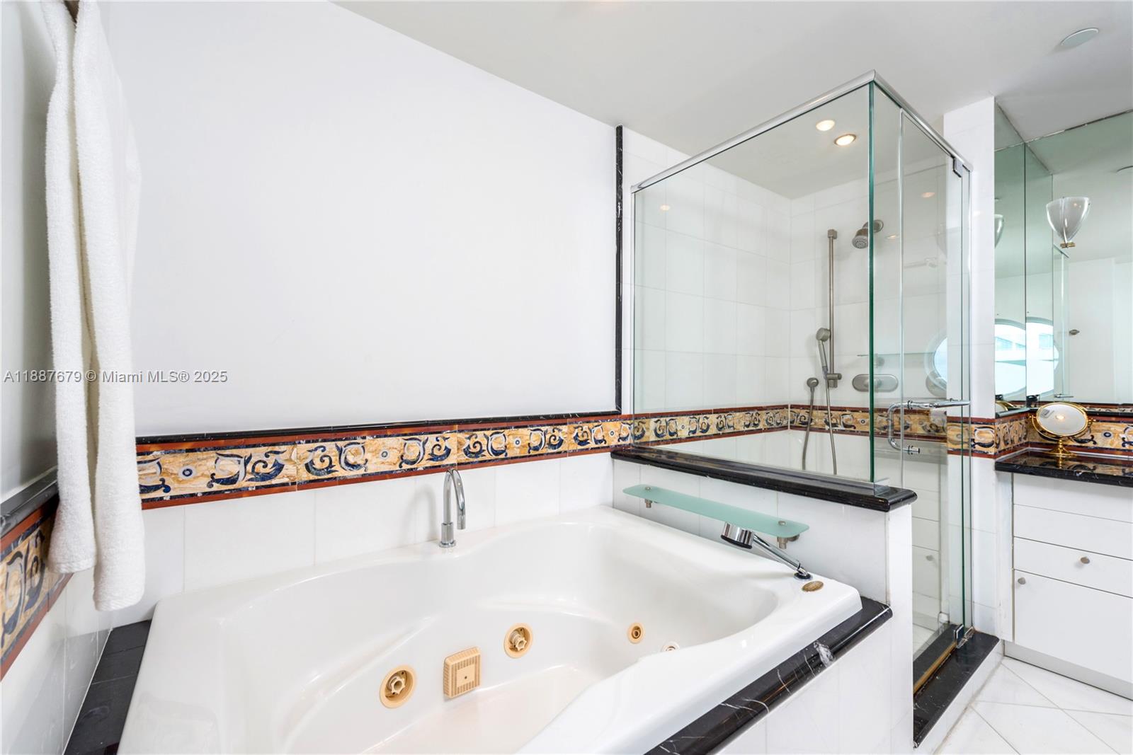 THE BENTLEY BAY CONDO - Residential