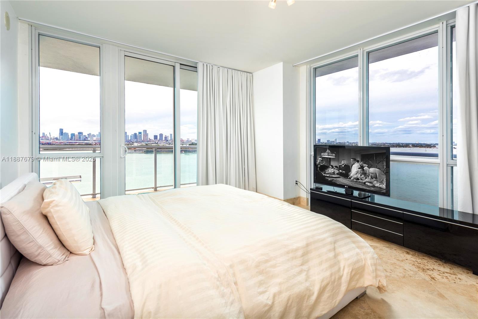 THE BENTLEY BAY CONDO - Residential