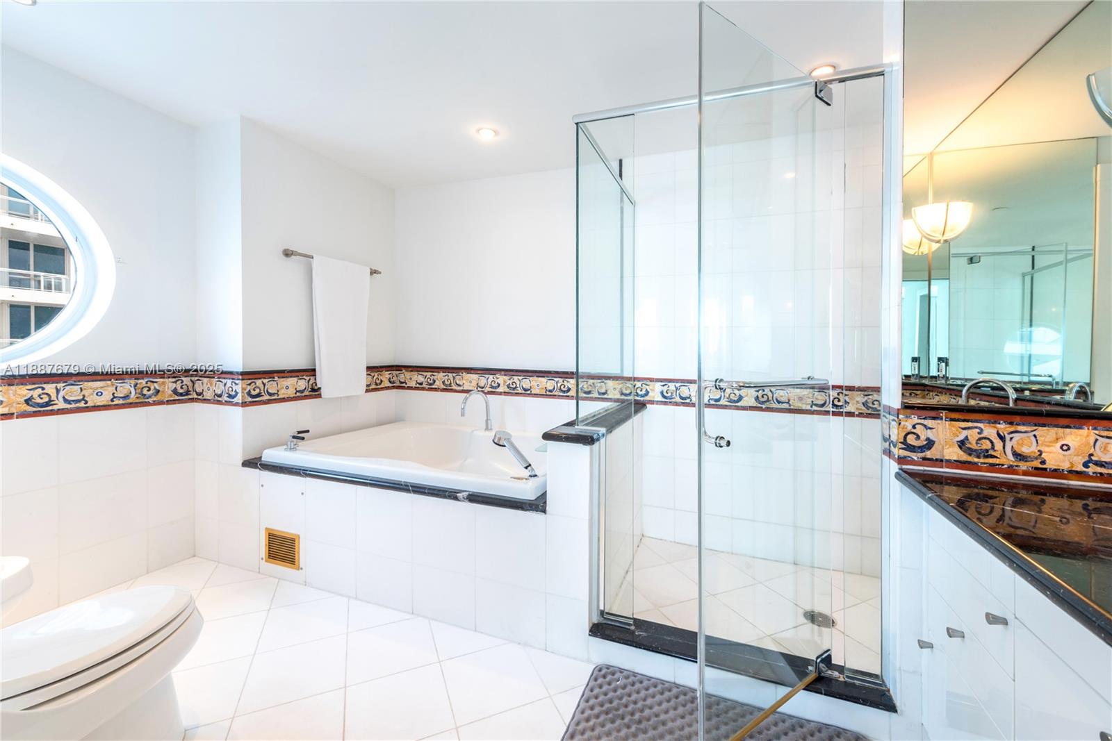 THE BENTLEY BAY CONDO - Residential