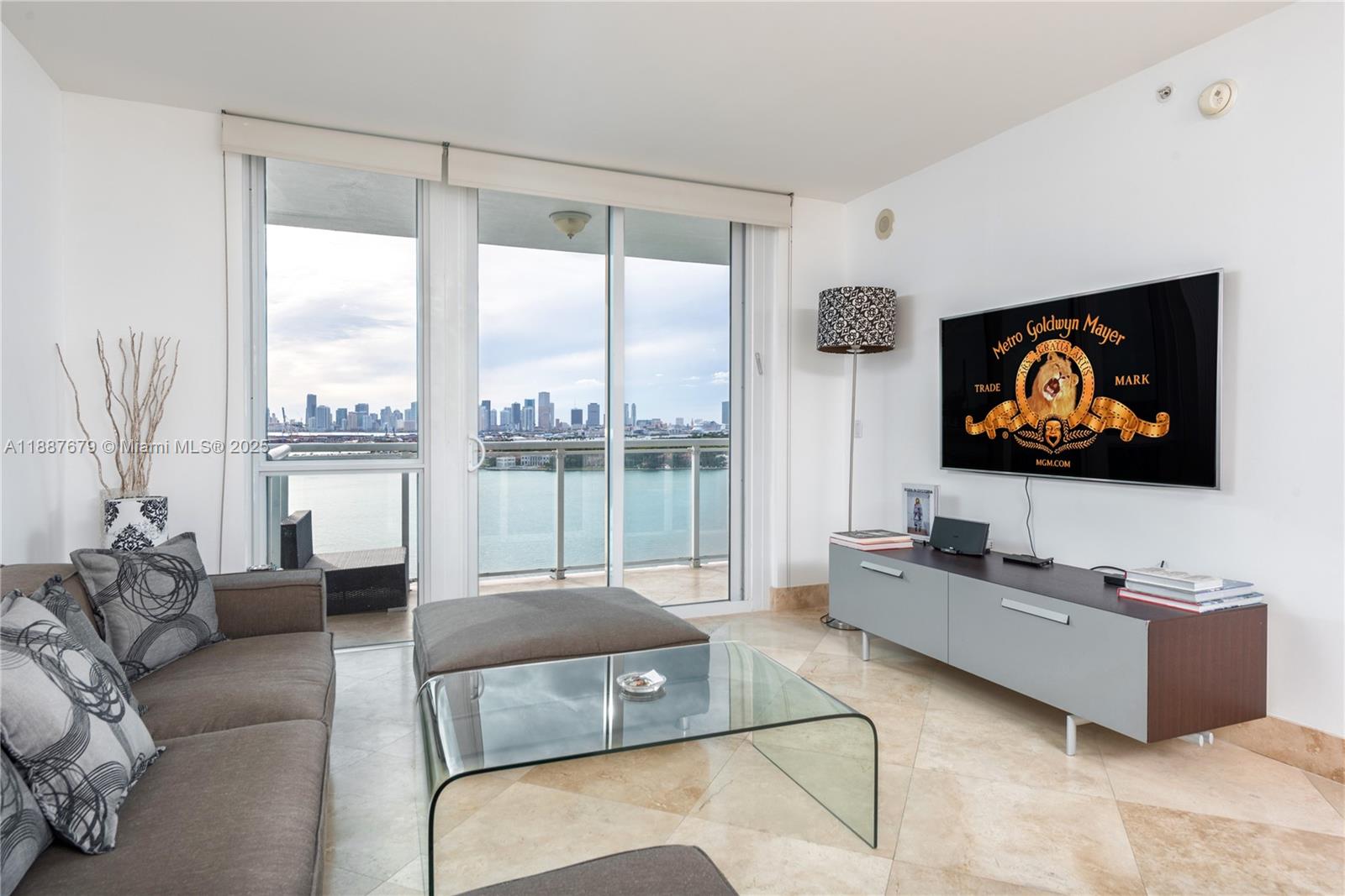 THE BENTLEY BAY CONDO - Residential