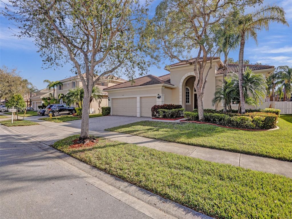 Photo of 6334 SW 192nd Ave, Pembroke Pines, FL 33332 (MLS # A11488583)