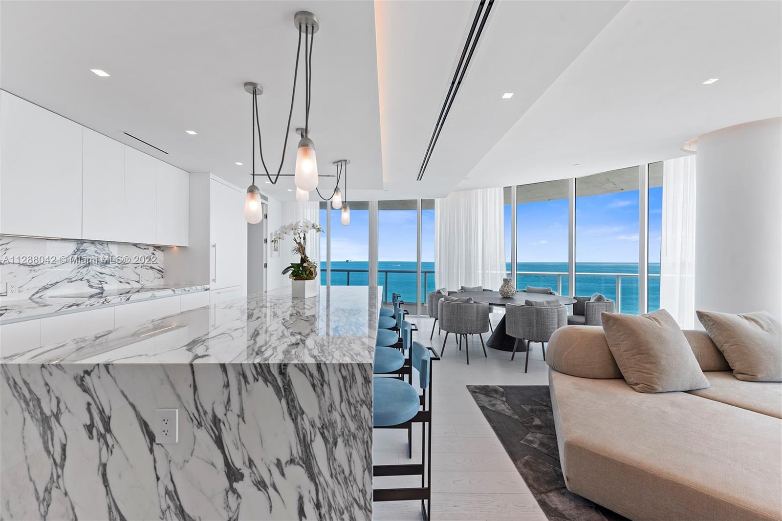 CONTINUUM ON SOUTH BEACH - Residential