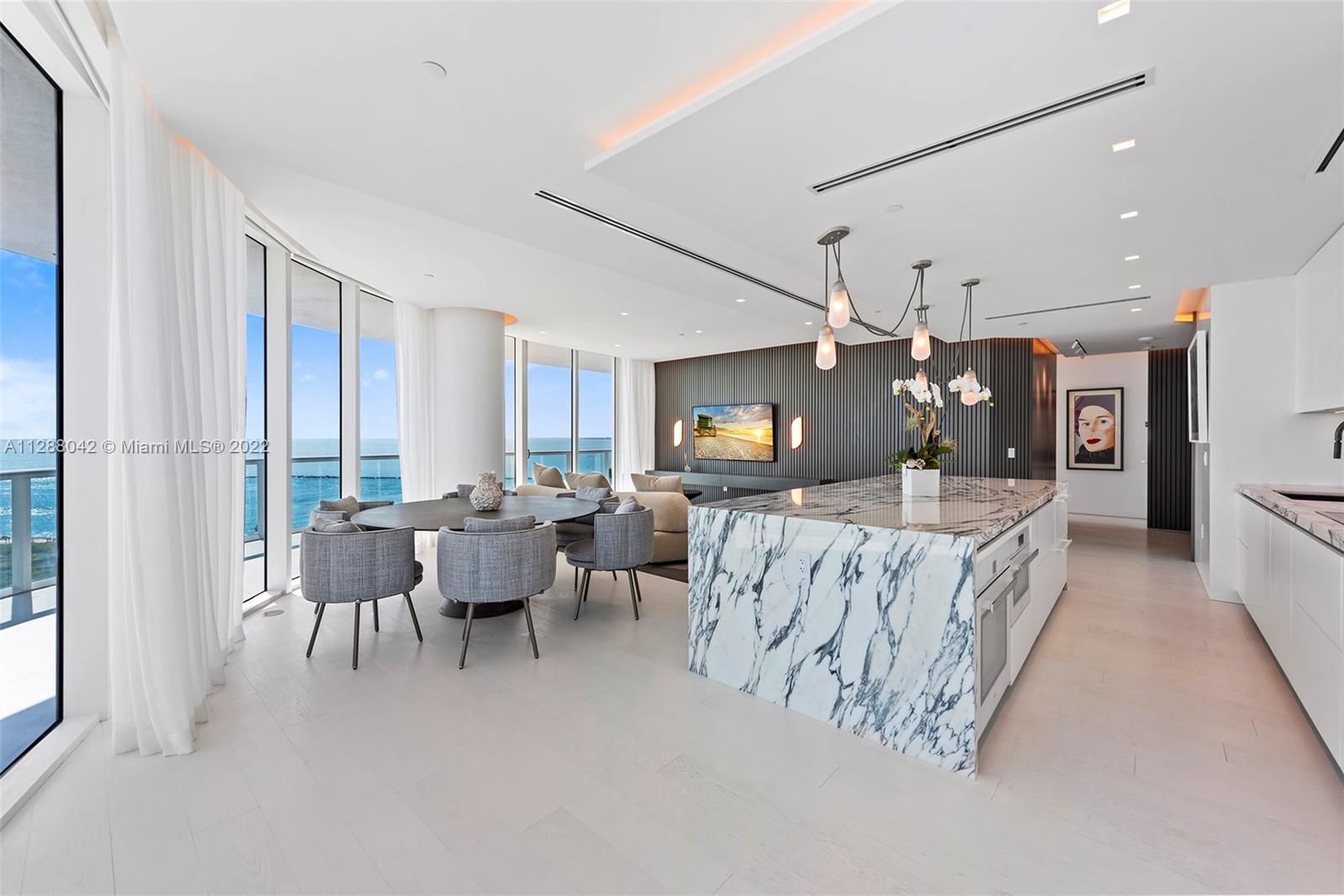 CONTINUUM ON SOUTH BEACH - Residential