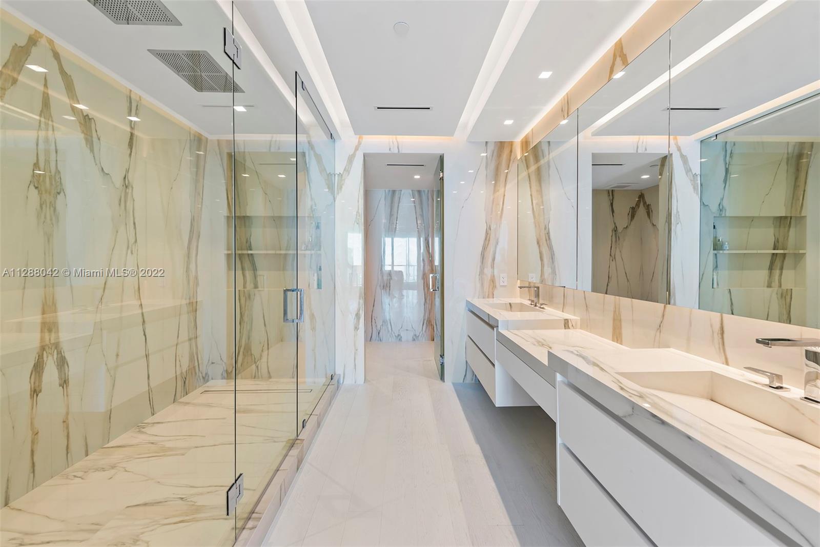 CONTINUUM ON SOUTH BEACH - Residential