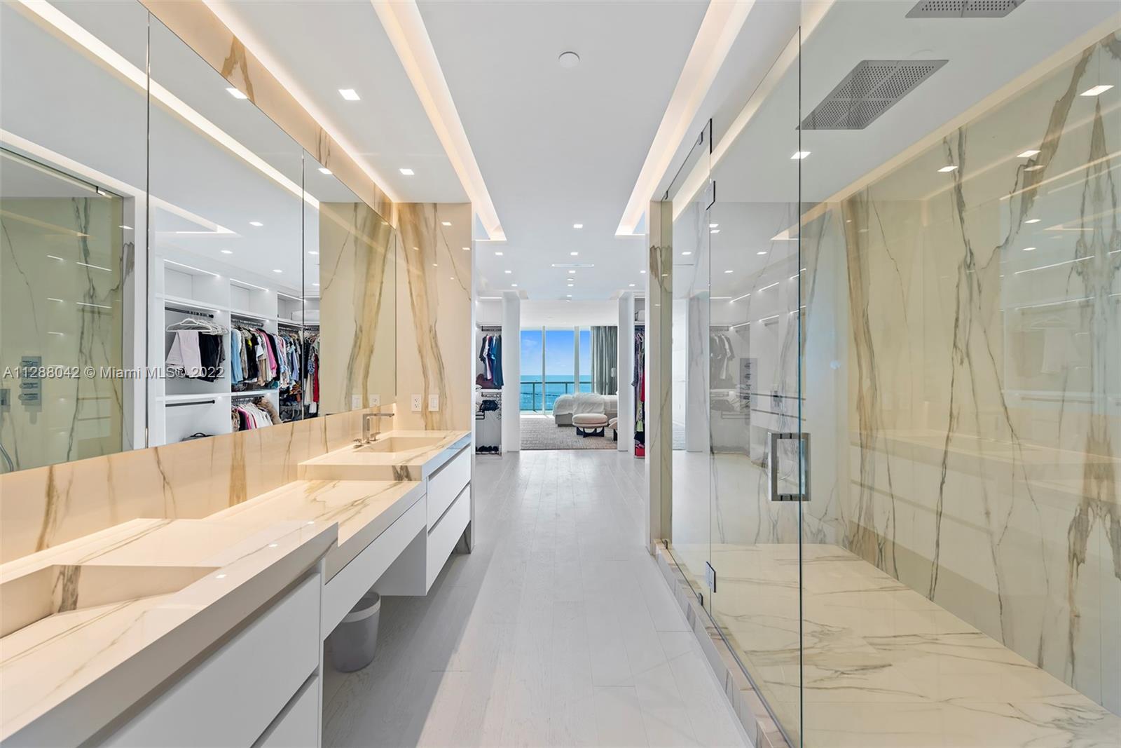 CONTINUUM ON SOUTH BEACH - Residential