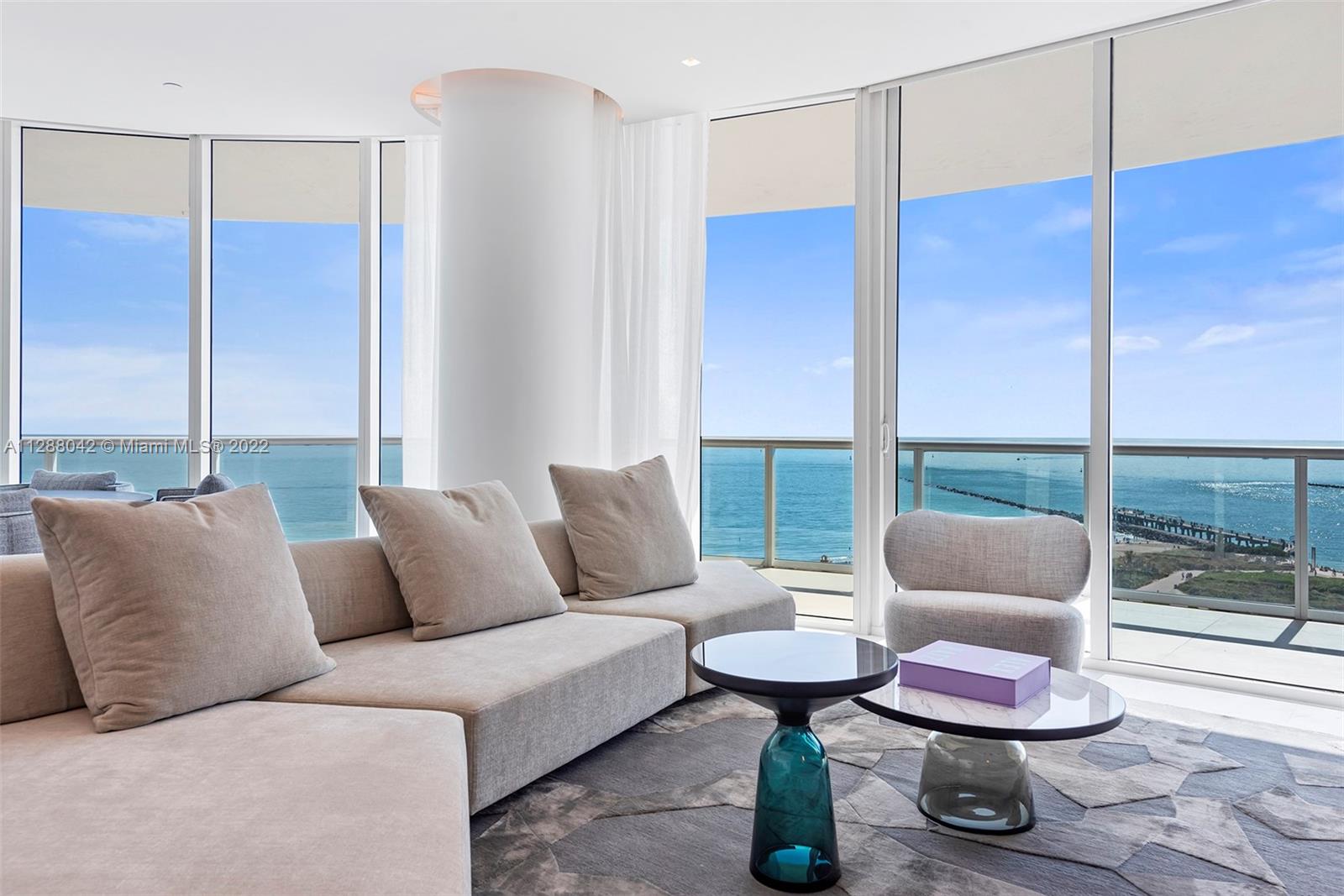 CONTINUUM ON SOUTH BEACH - Residential