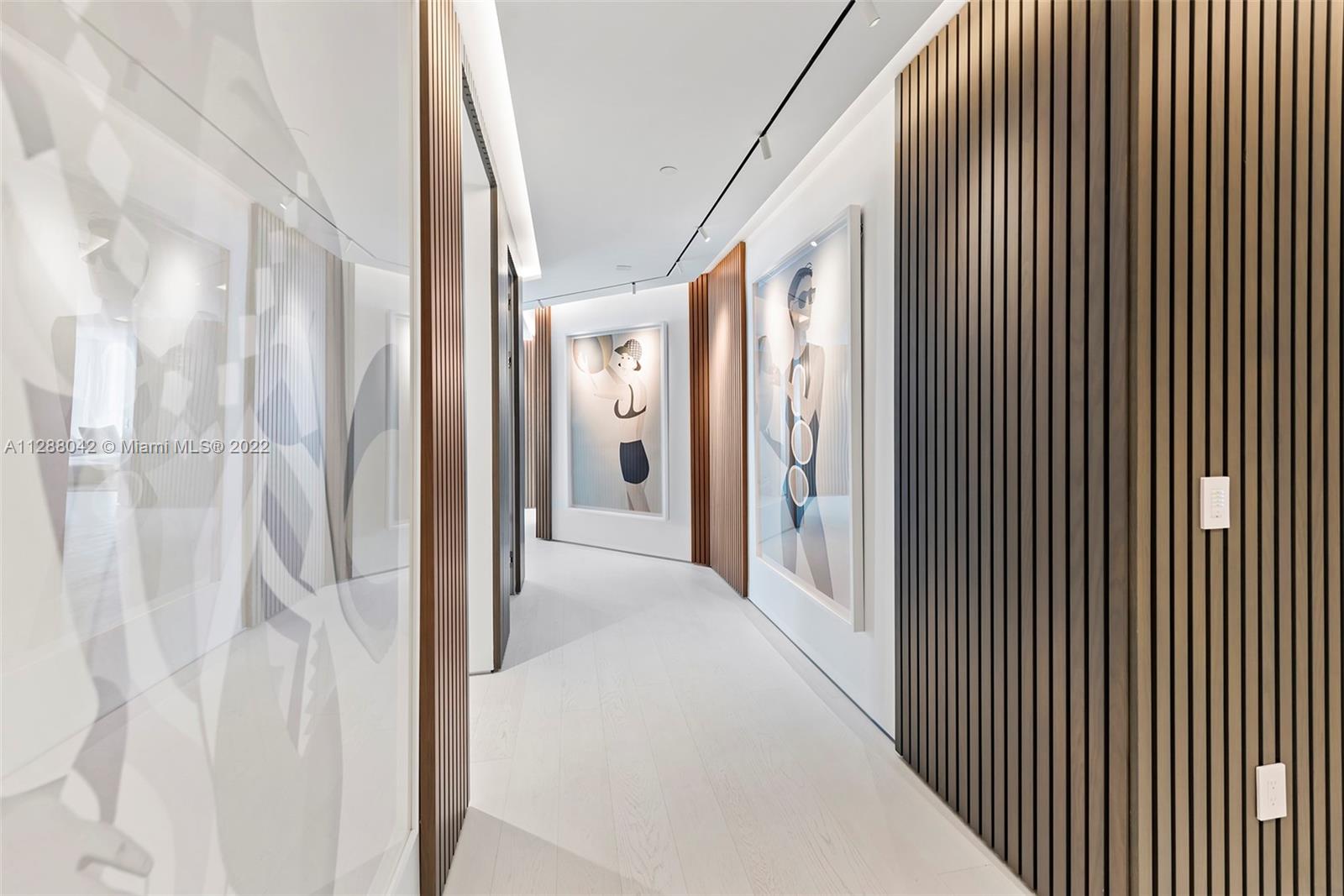 CONTINUUM ON SOUTH BEACH - Residential