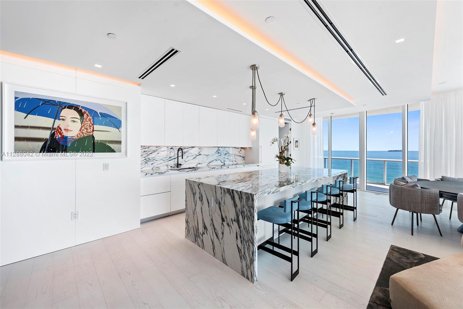 CONTINUUM ON SOUTH BEACH - Residential