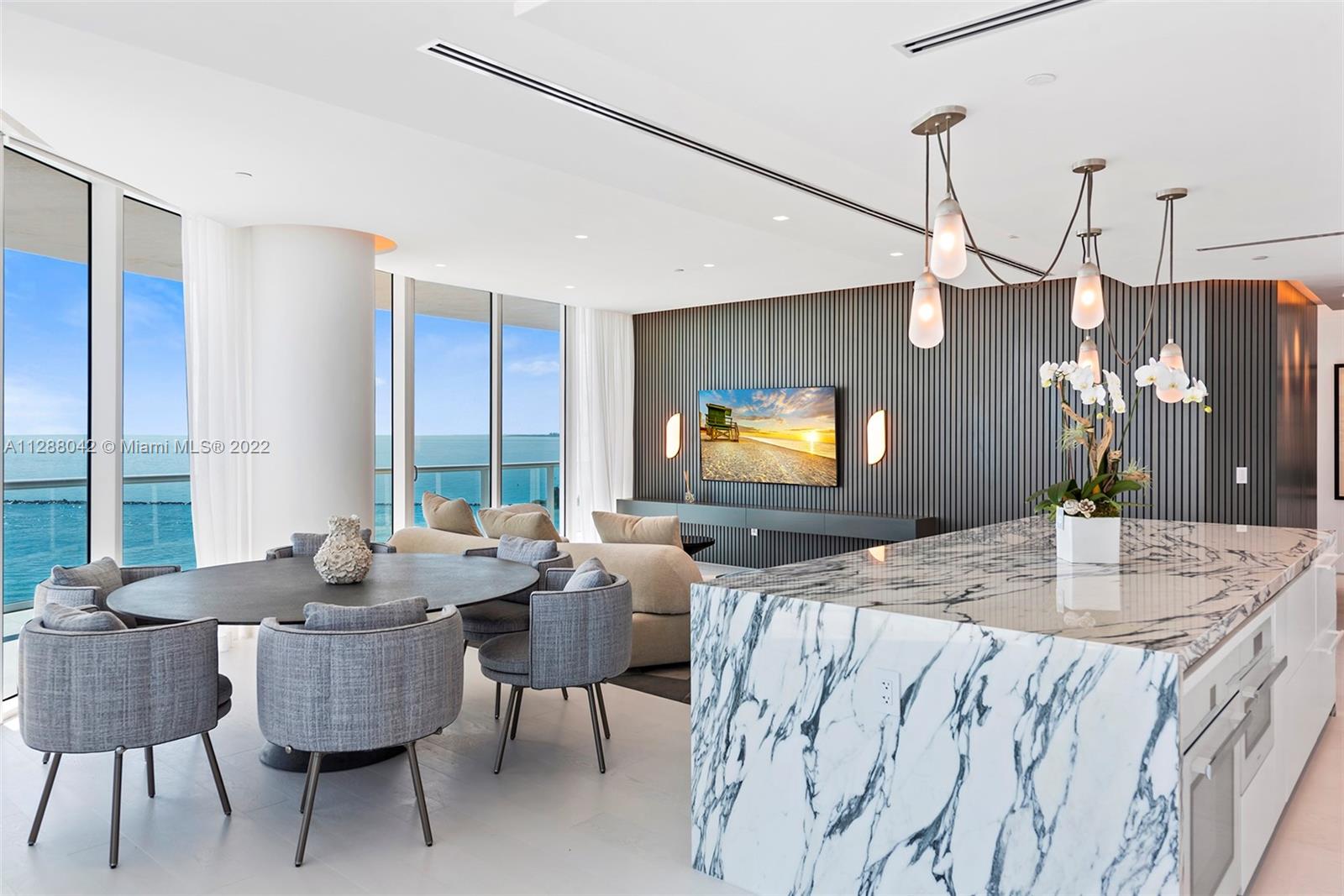 CONTINUUM ON SOUTH BEACH - Residential