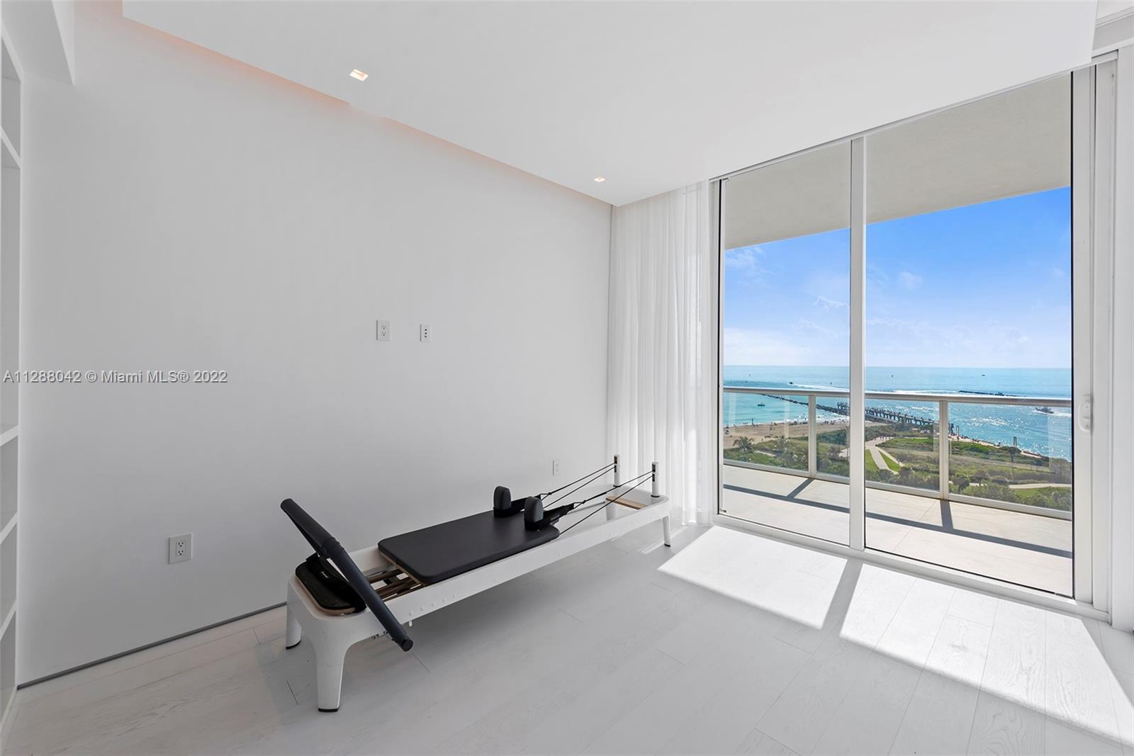 CONTINUUM ON SOUTH BEACH - Residential