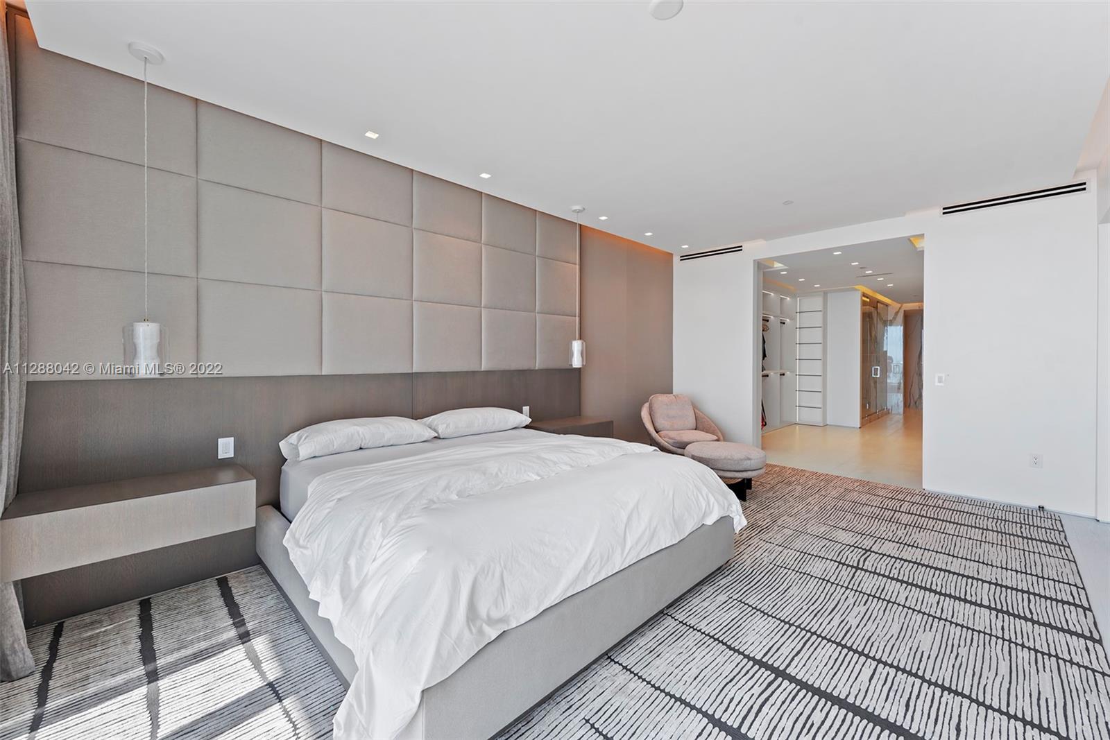 CONTINUUM ON SOUTH BEACH - Residential