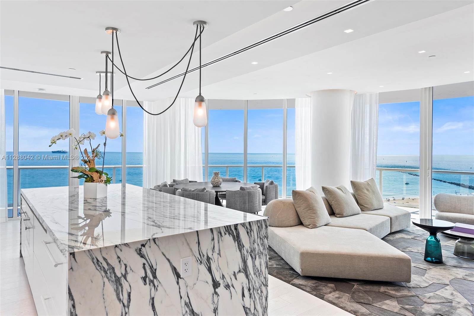 CONTINUUM ON SOUTH BEACH - Residential