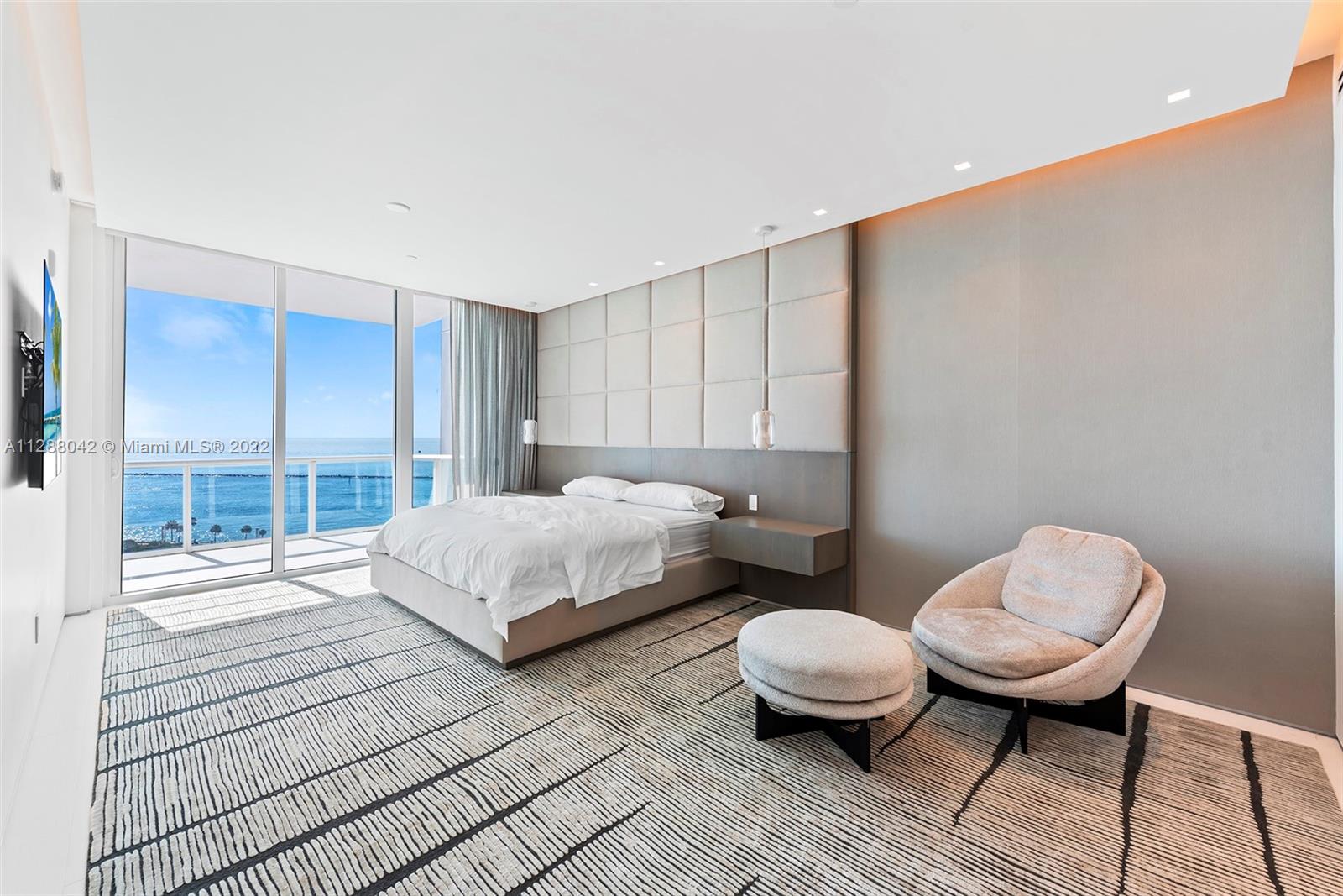 CONTINUUM ON SOUTH BEACH - Residential