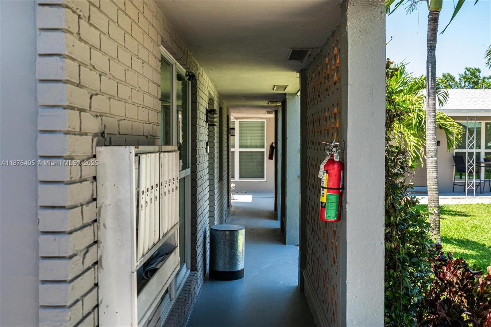 EDGEWATER ESTATES 1ST ADD - Residential Lease