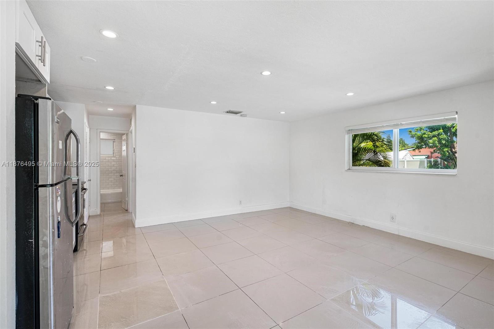 EDGEWATER ESTATES 1ST ADD - Residential Lease