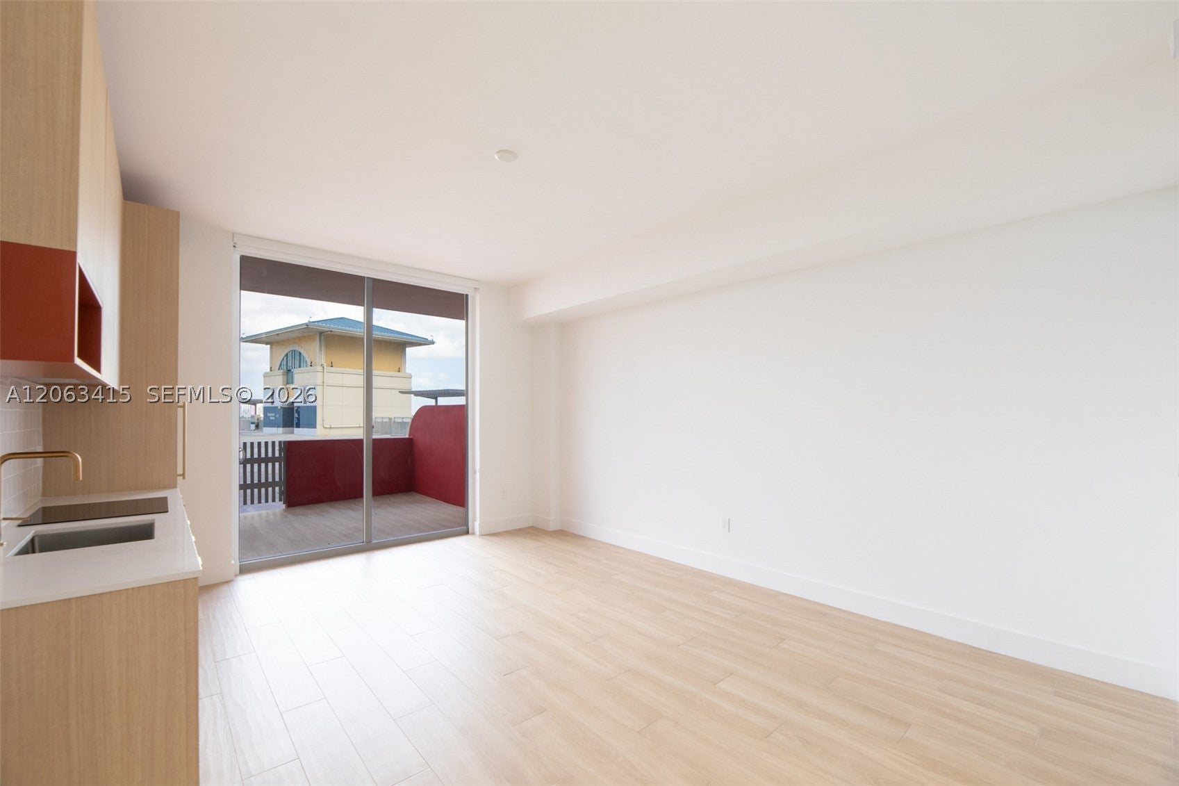 90 NE 32nd St 516