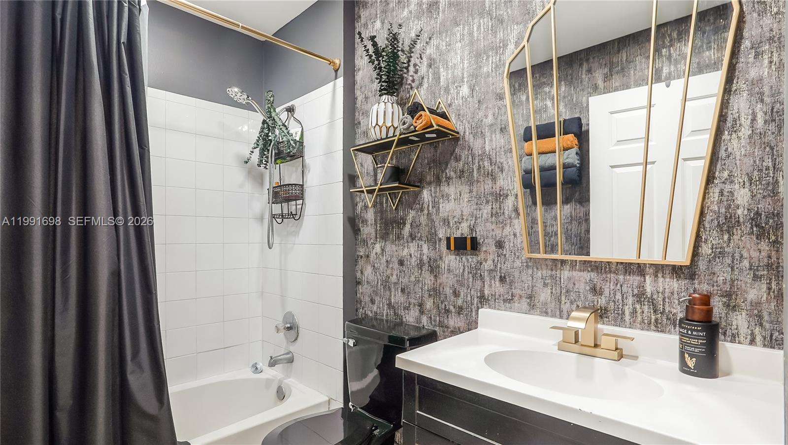 VILLAGES OF RENAISSANCE - Residential