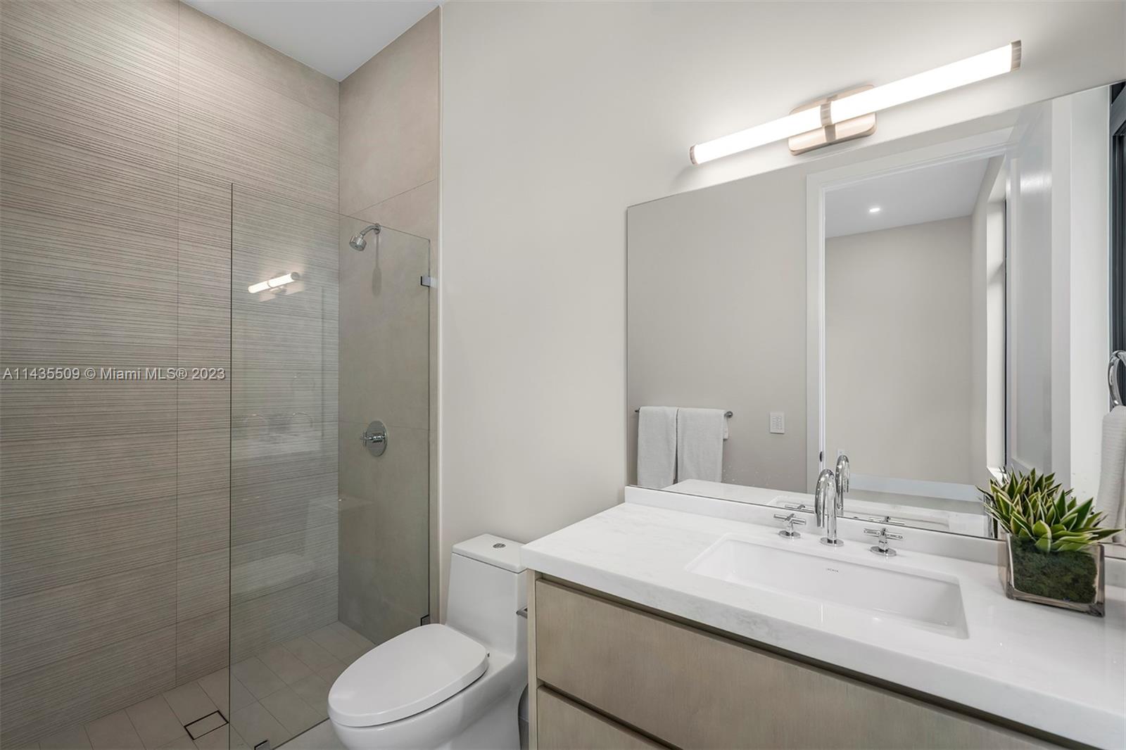 HELMS COUNTRY ESTATES RE- - Residential