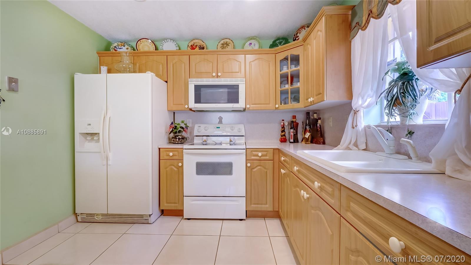 LAKES OF ACADIA UNIT 3 TH - Residential