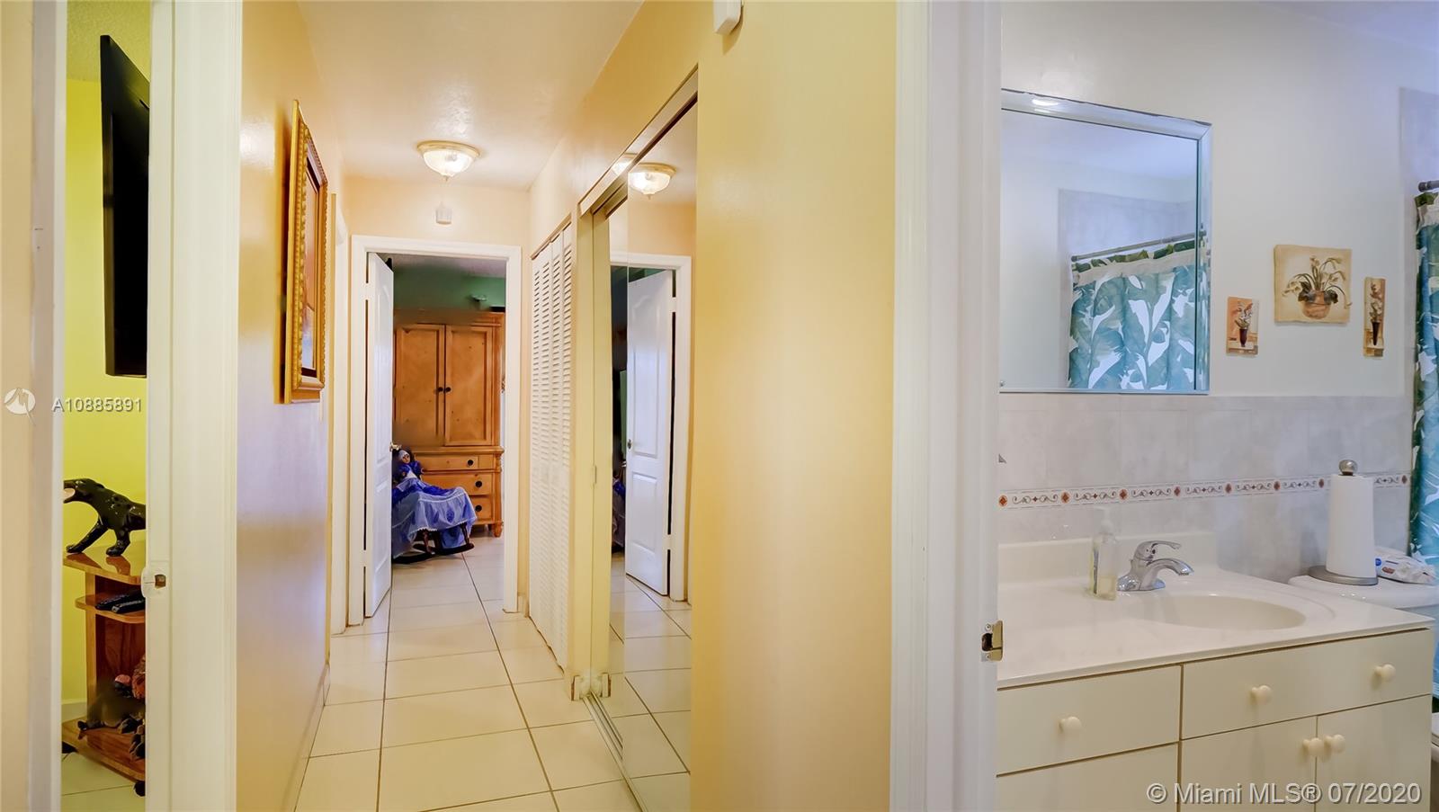 LAKES OF ACADIA UNIT 3 TH - Residential