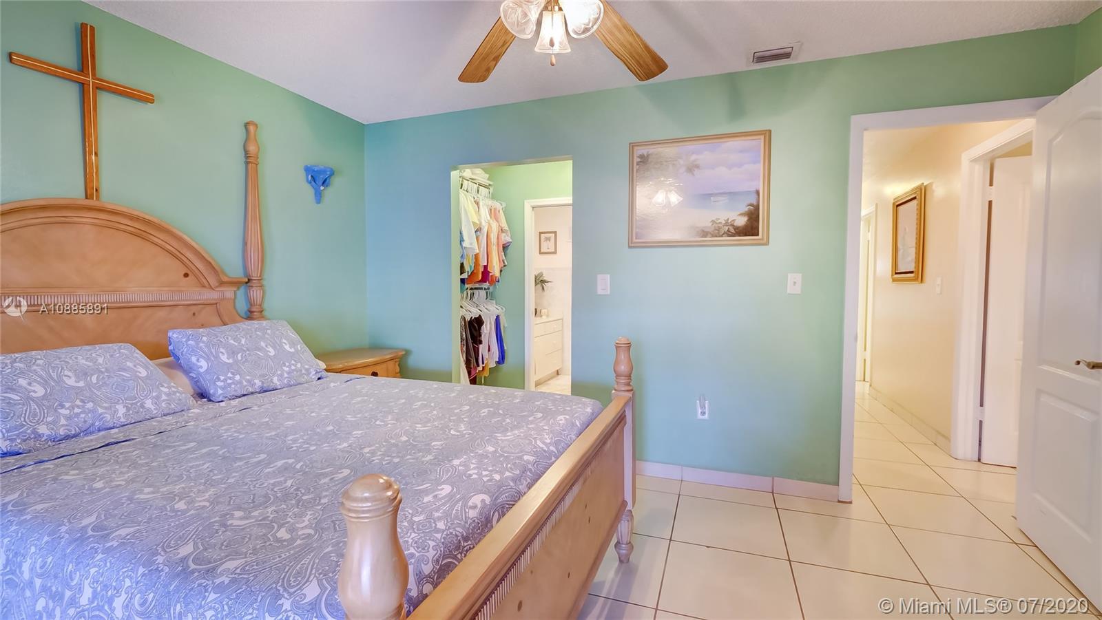 LAKES OF ACADIA UNIT 3 TH - Residential