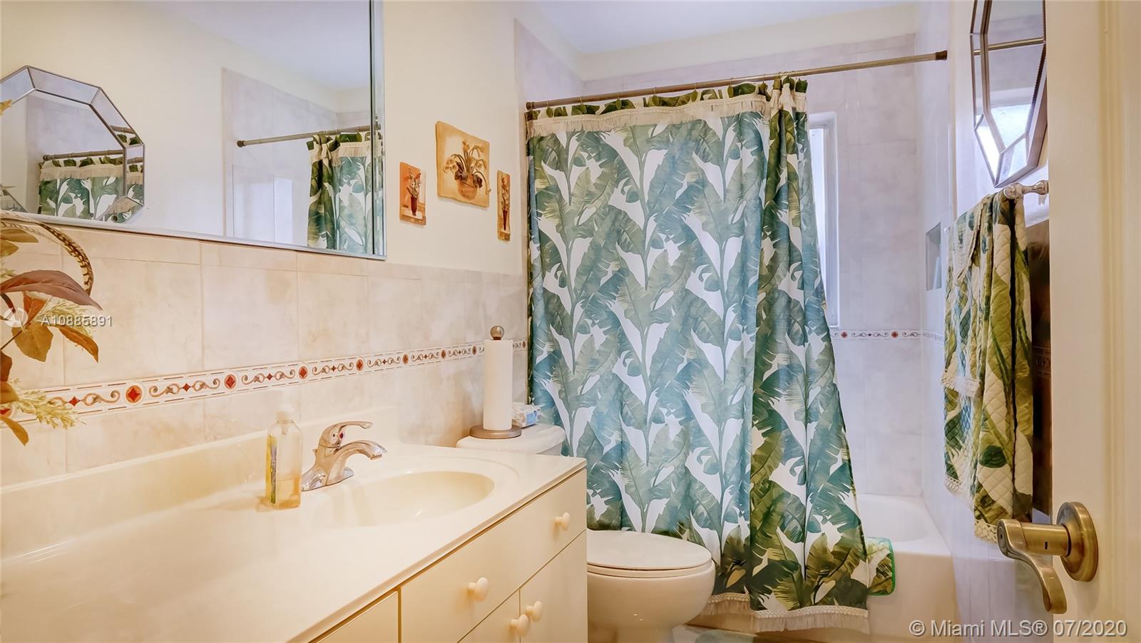 LAKES OF ACADIA UNIT 3 TH - Residential