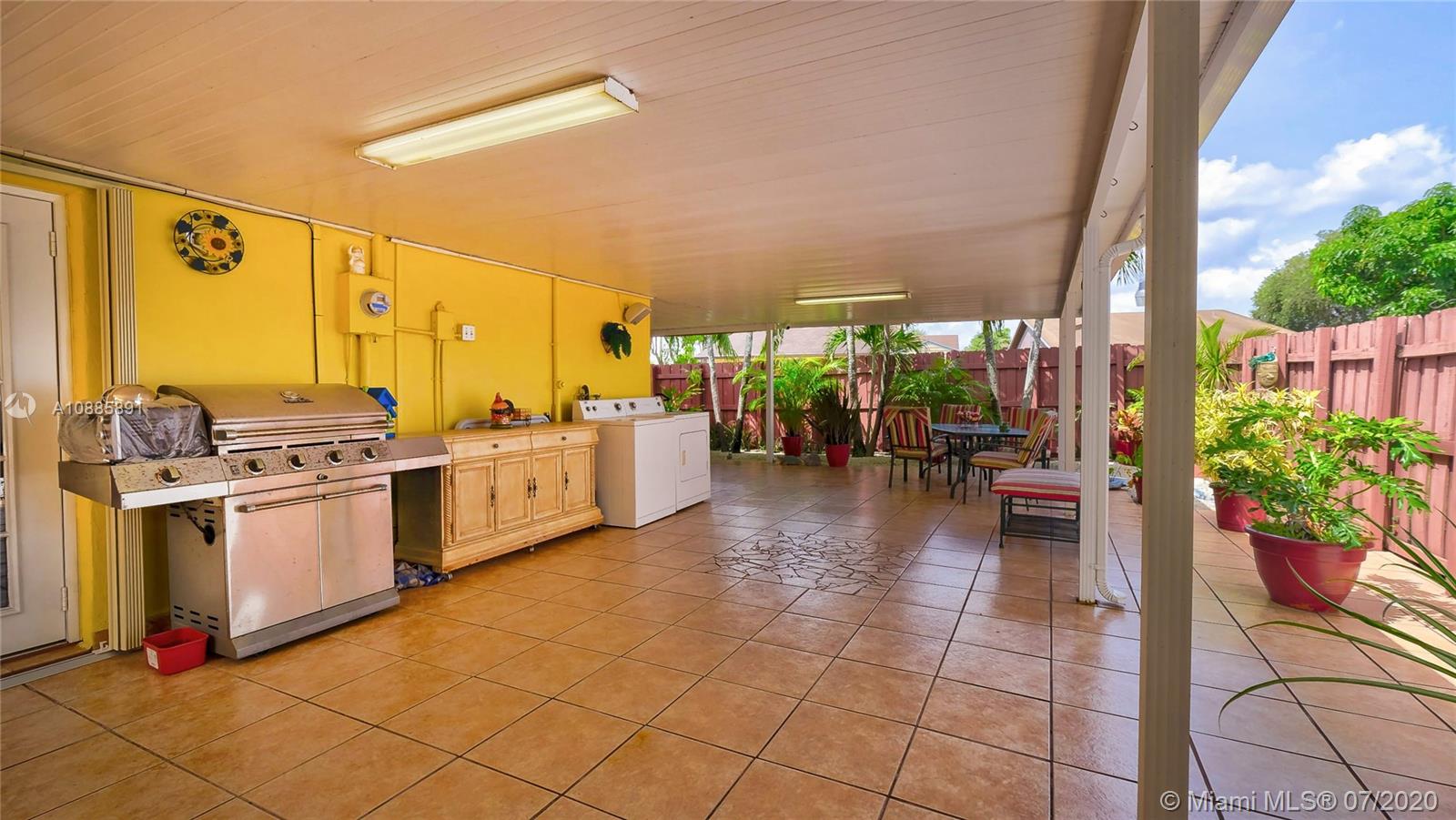 LAKES OF ACADIA UNIT 3 TH - Residential