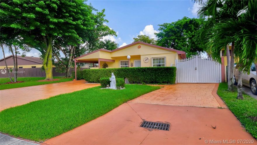 Back on the Market won't last long! Come and fall in love with this cozy 3 bed 3 bath home located in the great community of Lakes of Acadia, fully updated, tile throughout, very nice yard with a summer kitchen. This home has everything you're looking for located in a great neighborhood, close to highways & many stores. Lots of yard space. The sale will not be contingent on appraisal Conventional Loan Preferred. A must see!