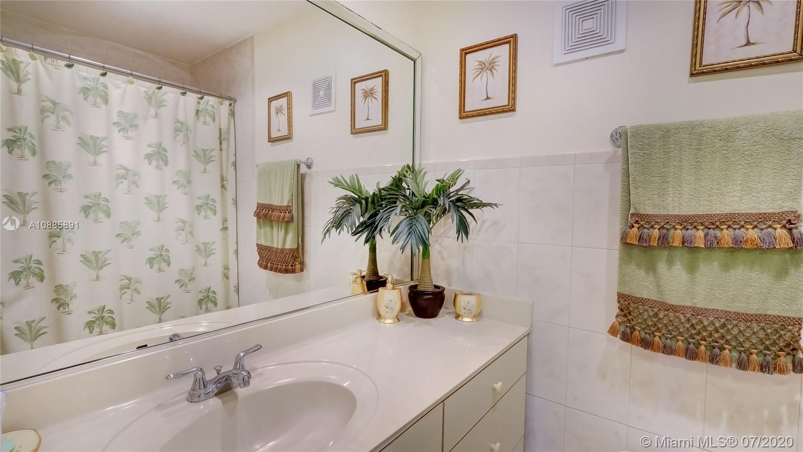 LAKES OF ACADIA UNIT 3 TH - Residential