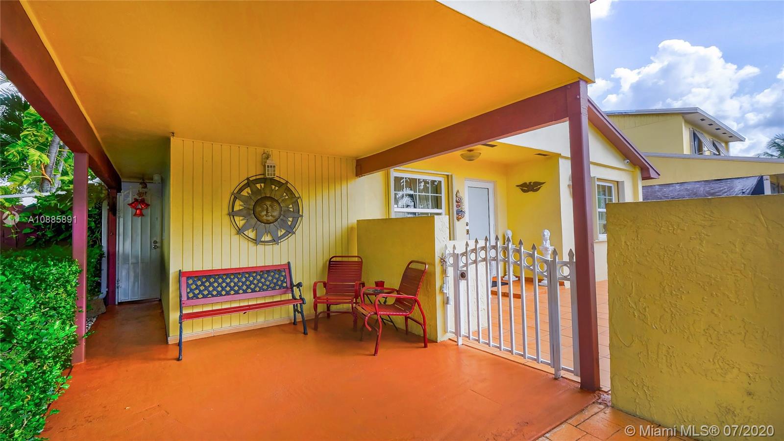 LAKES OF ACADIA UNIT 3 TH - Residential