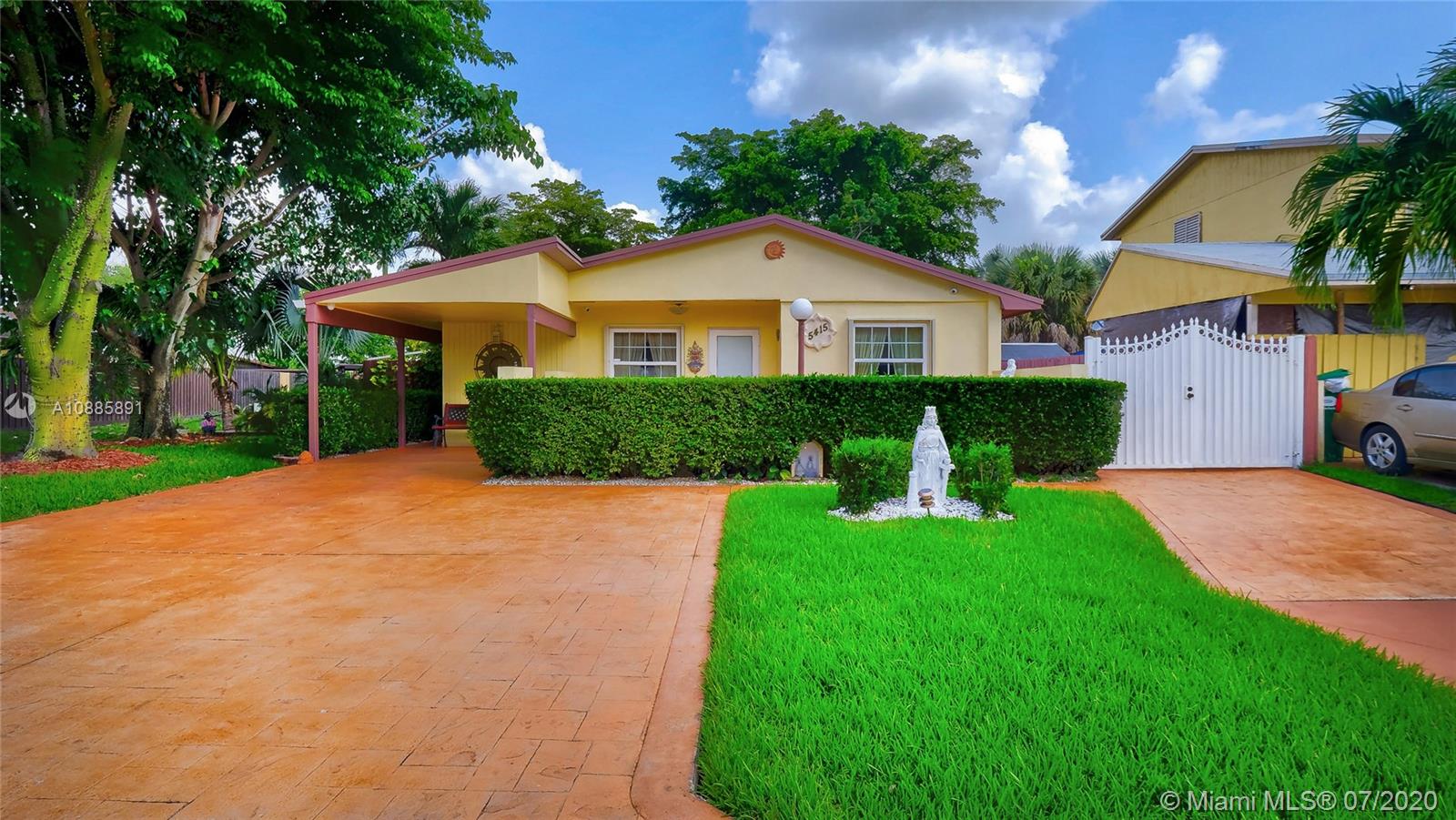 LAKES OF ACADIA UNIT 3 TH - Residential