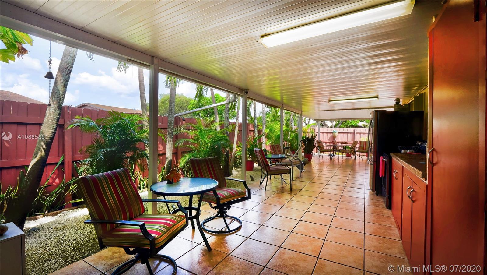 LAKES OF ACADIA UNIT 3 TH - Residential