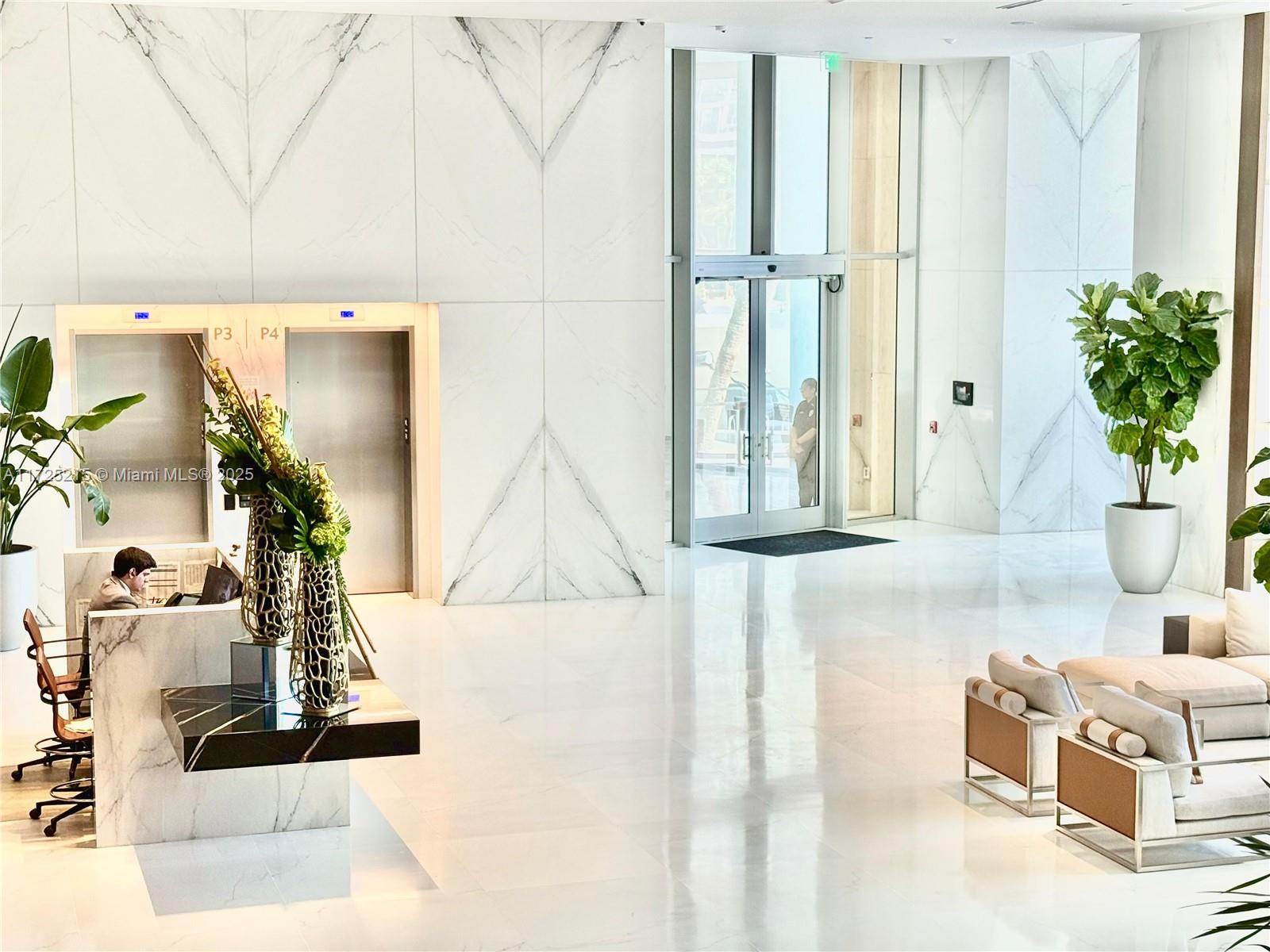 DUPONT PLAZA - Residential