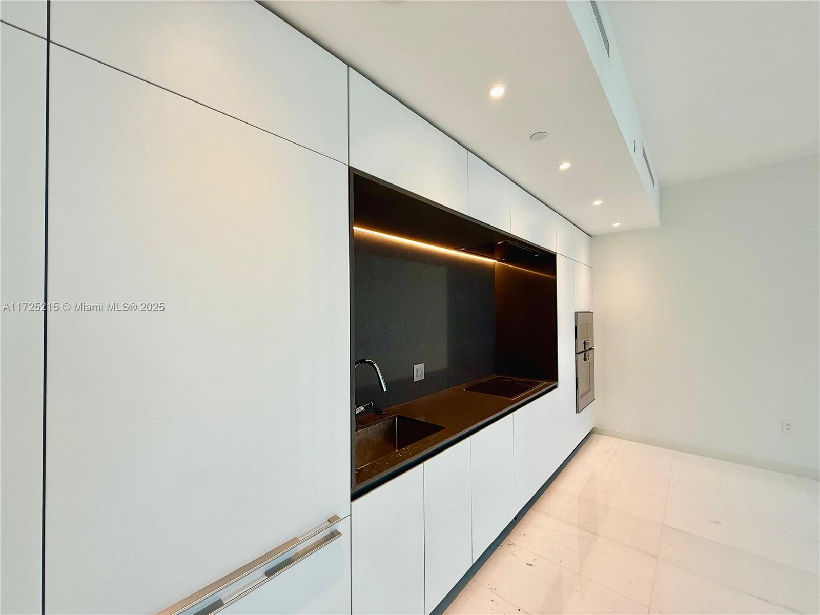 DUPONT PLAZA - Residential