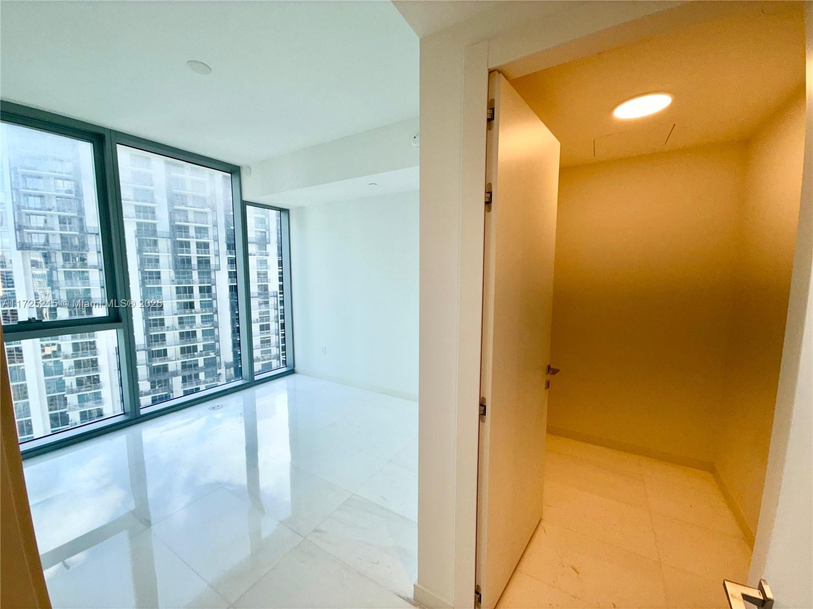 DUPONT PLAZA - Residential