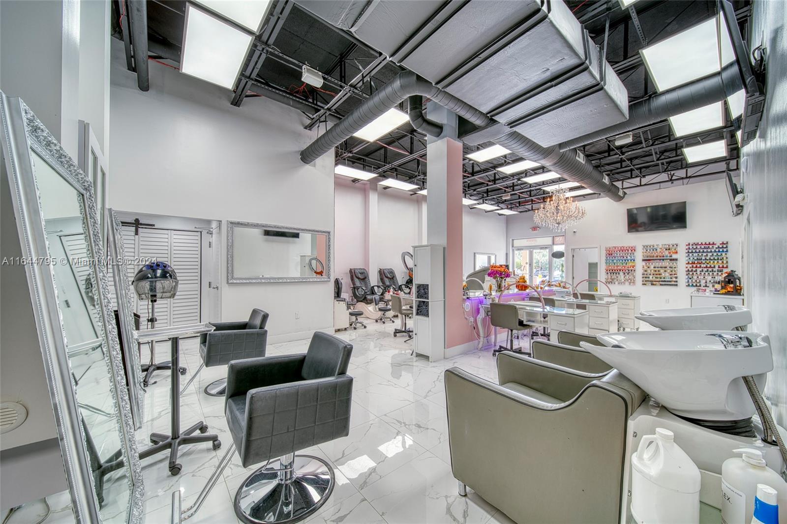 Full-Service Beauty Salon For Sale in Pinecrest