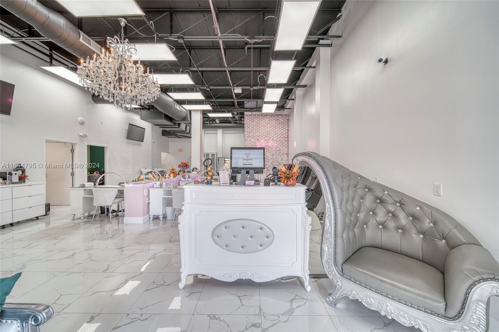 Full-Service Beauty Salon For Sale in Pinecrest