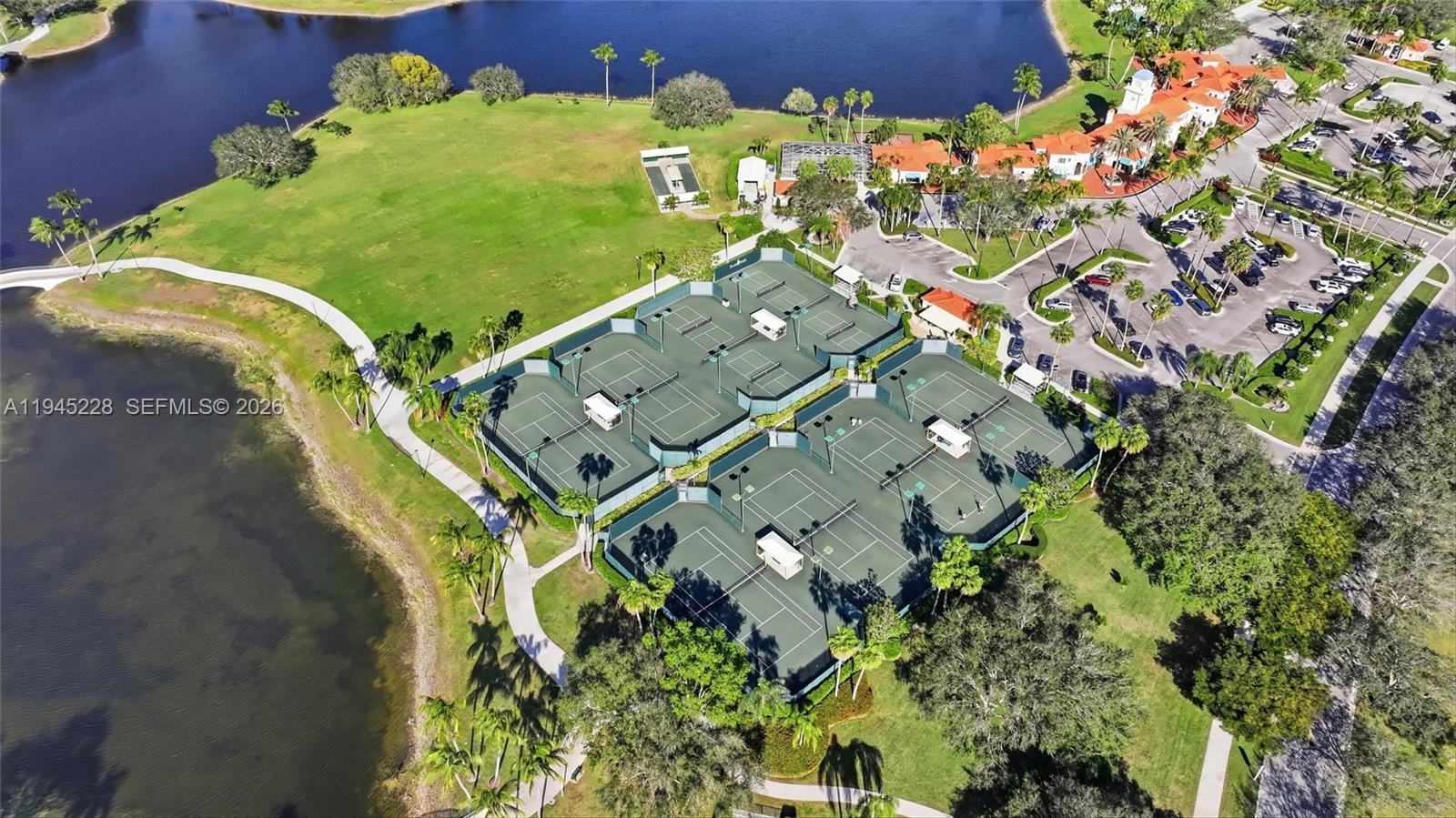 RIVERWALK 13 - Residential