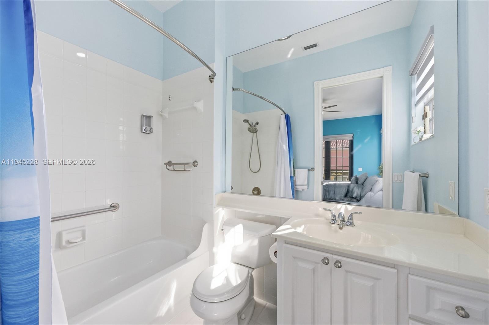 RIVERWALK 13 - Residential