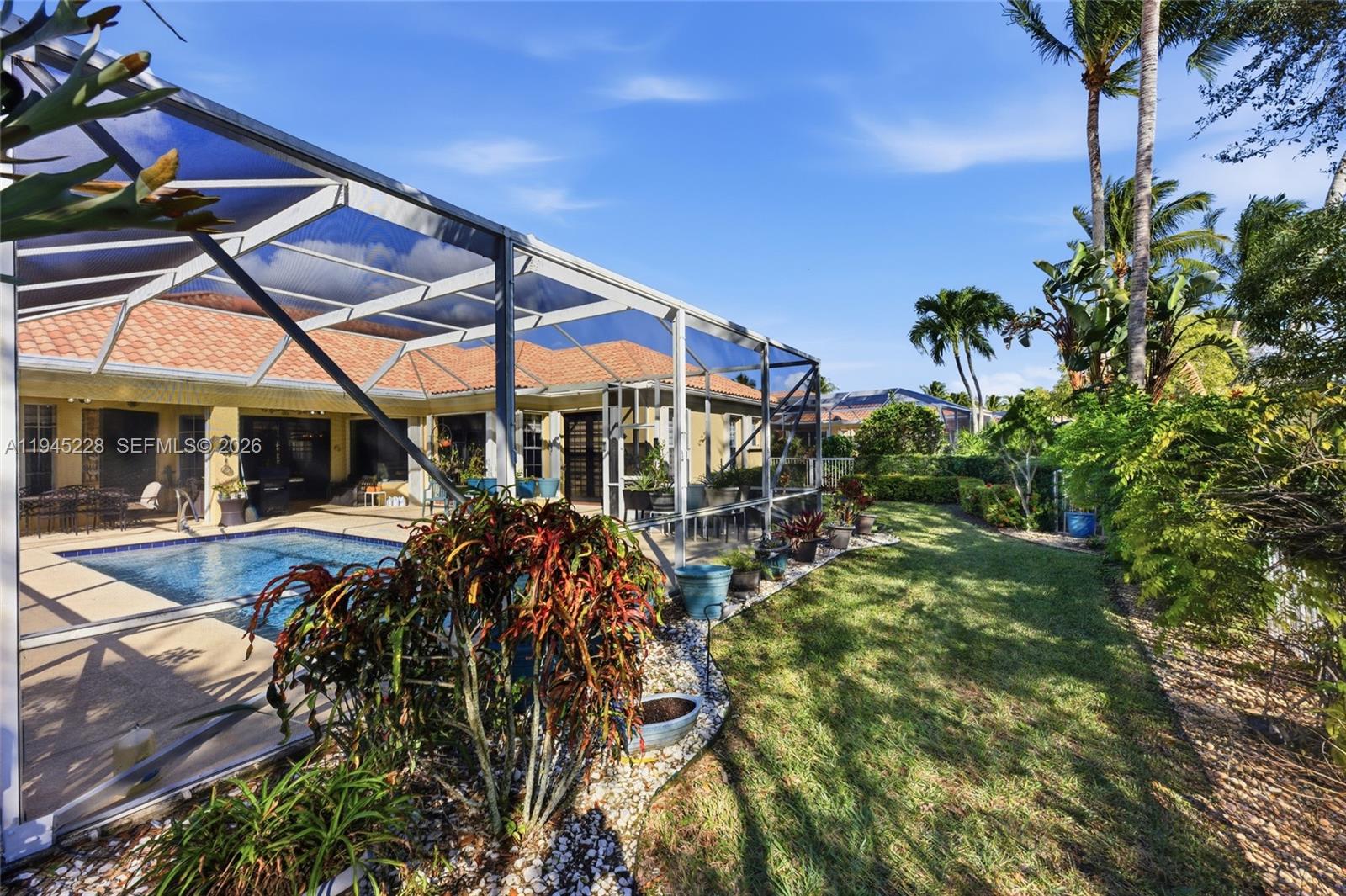 RIVERWALK 13 - Residential