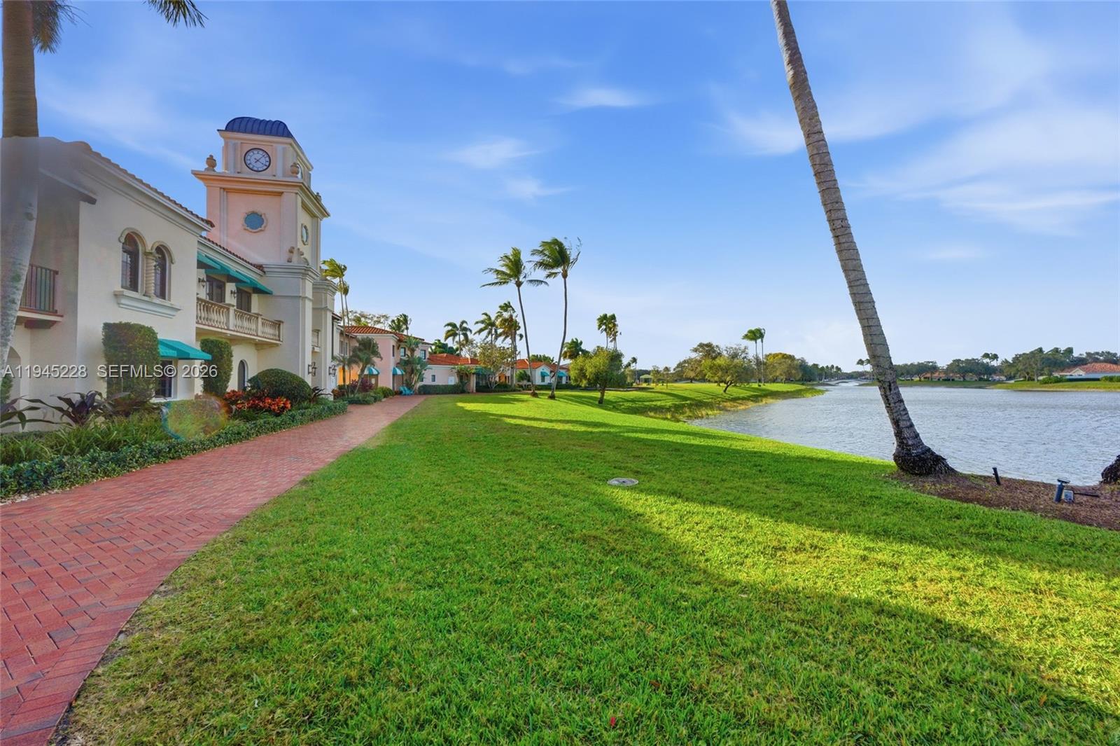 RIVERWALK 13 - Residential