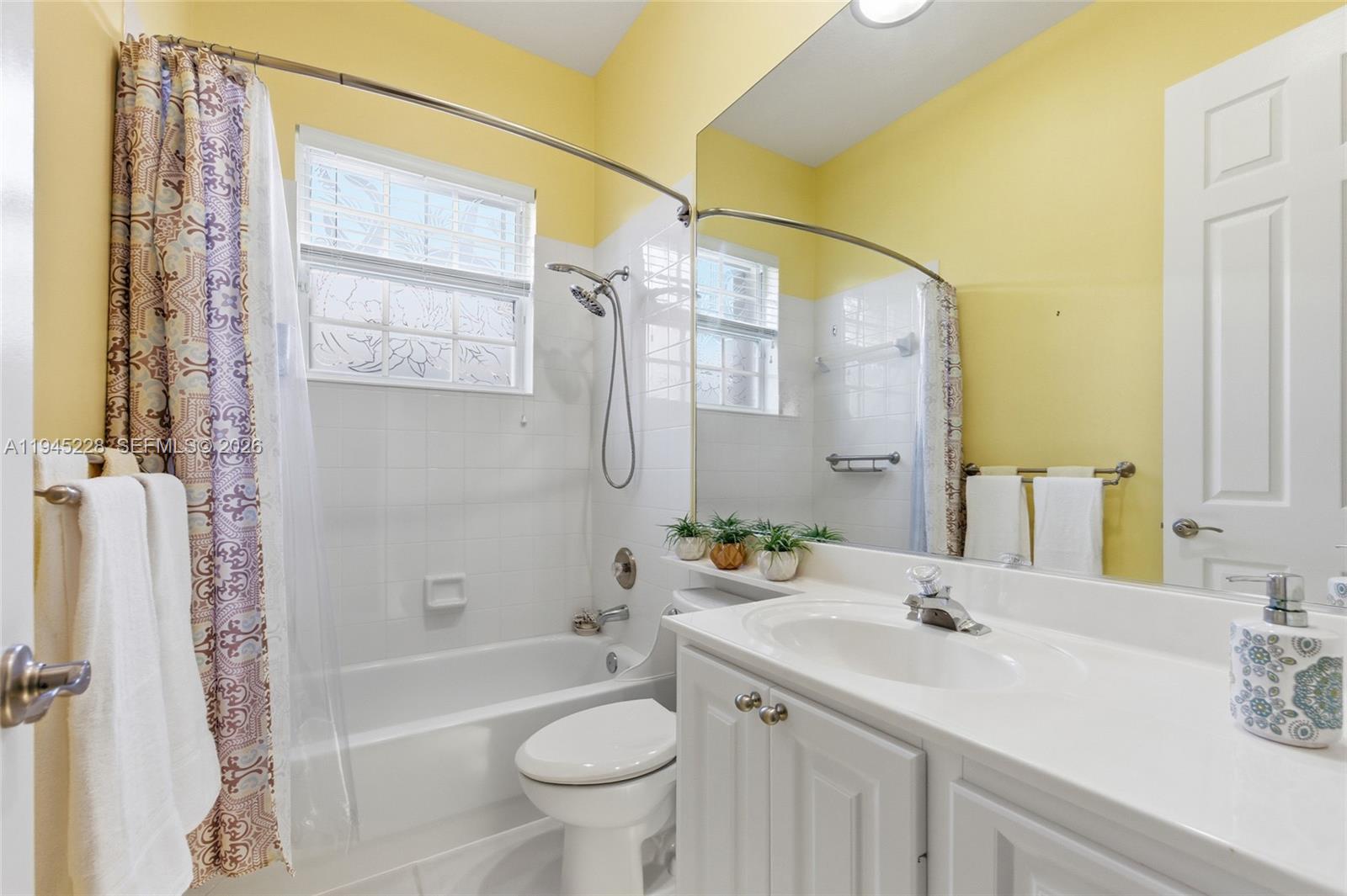 RIVERWALK 13 - Residential