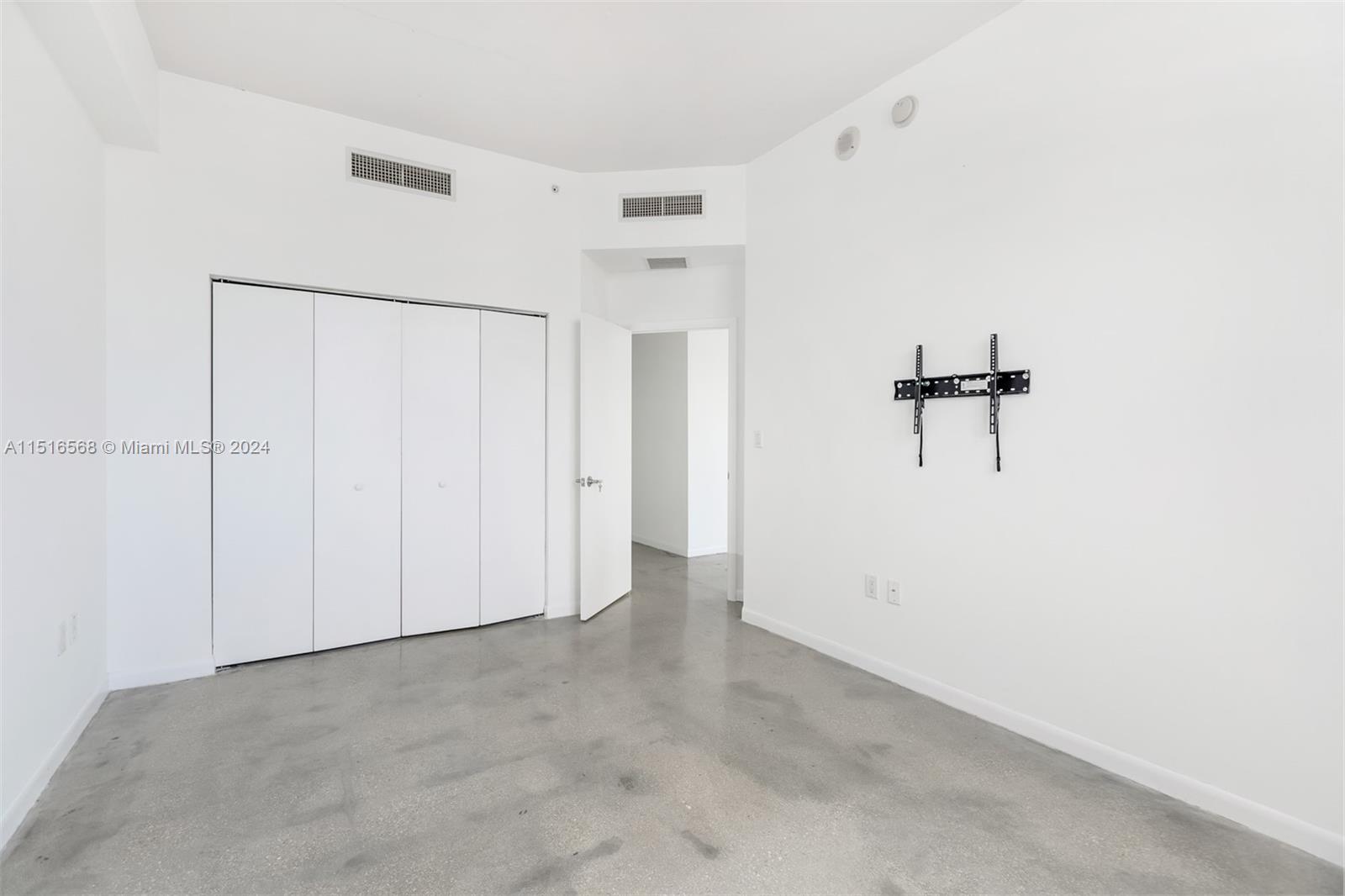 THE LOFT DOWNTOWN II COND - Residential Lease