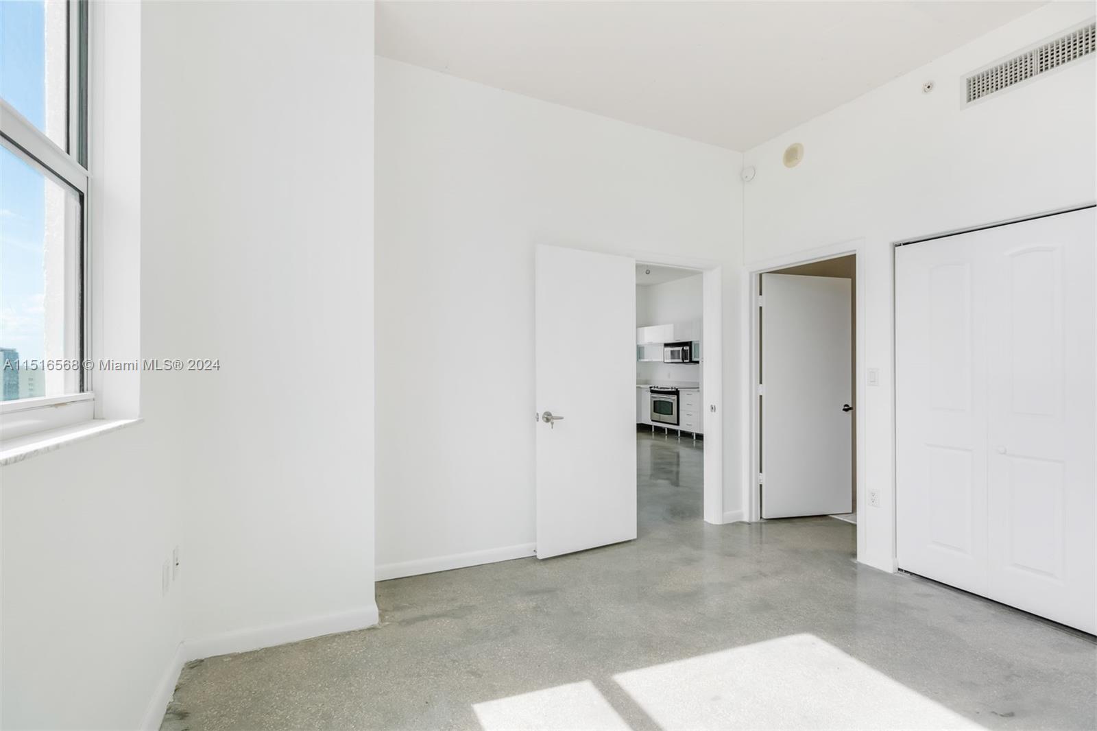 THE LOFT DOWNTOWN II COND - Residential Lease