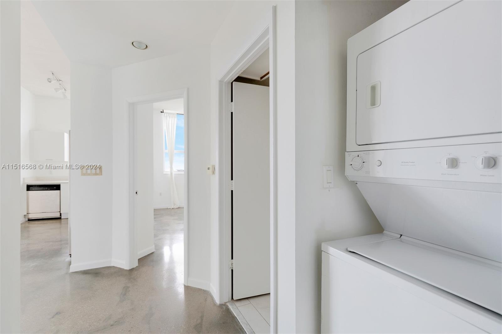 THE LOFT DOWNTOWN II COND - Residential Lease