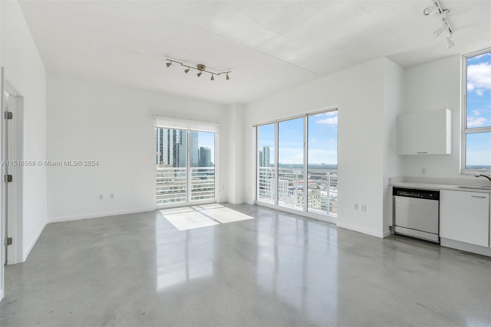 THE LOFT DOWNTOWN II COND - Residential Lease