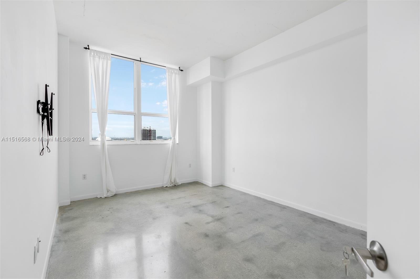 THE LOFT DOWNTOWN II COND - Residential Lease