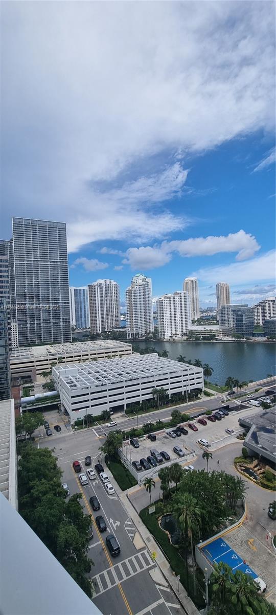 THE PLAZA 851 BRICKELL CO - Residential